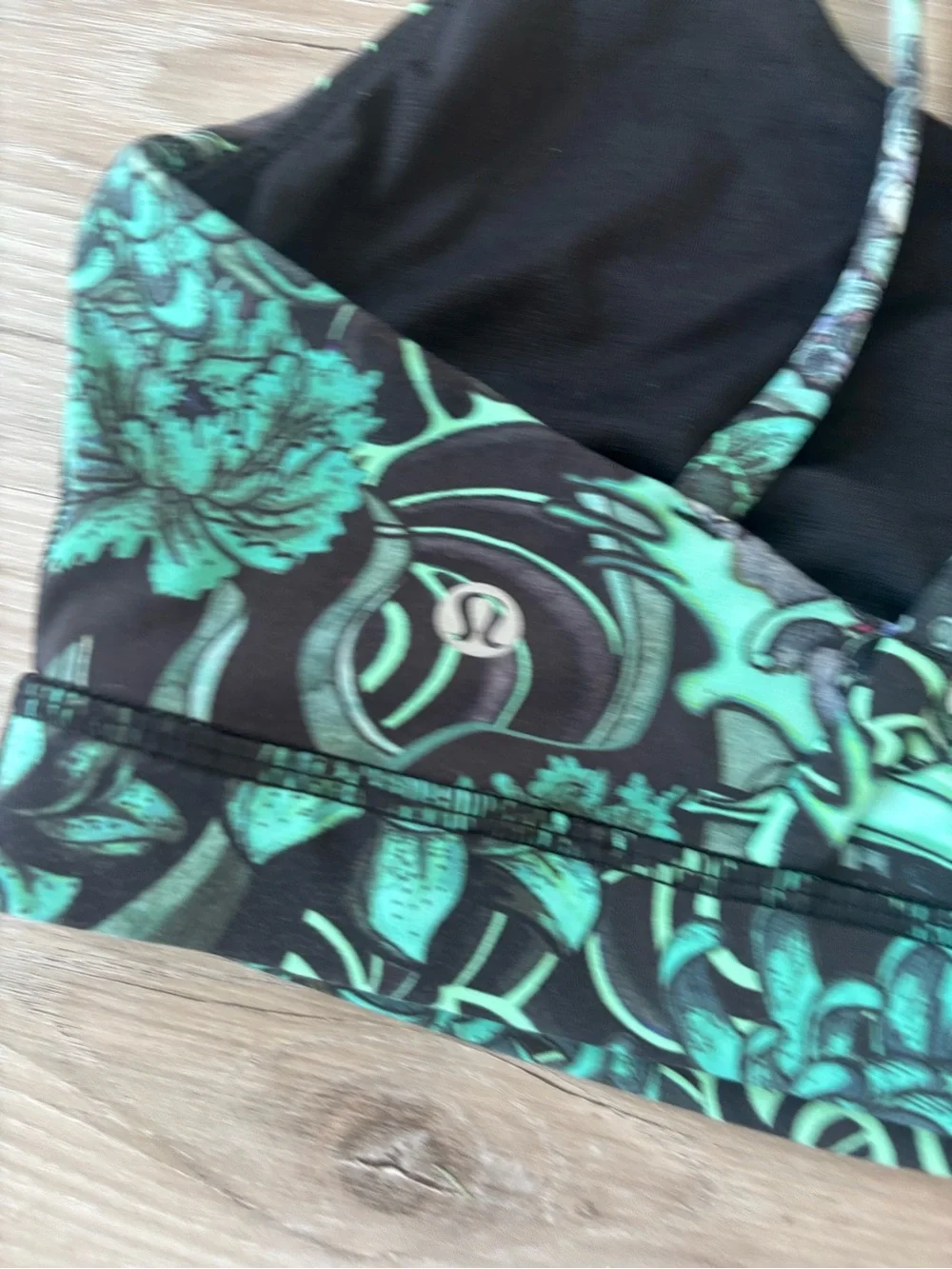 Lululemon 8 Green Floral Strappy Sports Bra
